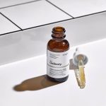 سرم کافئین دور چشم اوردینری : معرفی کافیین اوردینری اصل باعث کاهش پف دور چشم و ابرسانی به پلک ها میشود